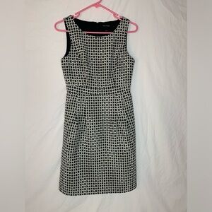 WHBM sheath dress 0 sleeveless darts pleats back zip fully lined